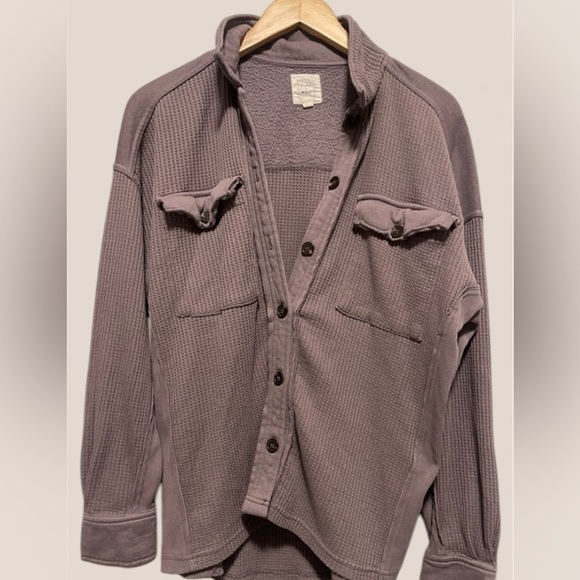 Cleo + Wolf | Oversized Knit Waffle Weave Button Up Shirt - Picture 2 of 4